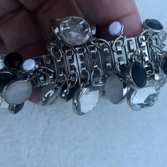 Snowflake Charm Bracelet Lot Avon Winter wonderland  Zebra Silver Stretc… - Picture 5 of 13